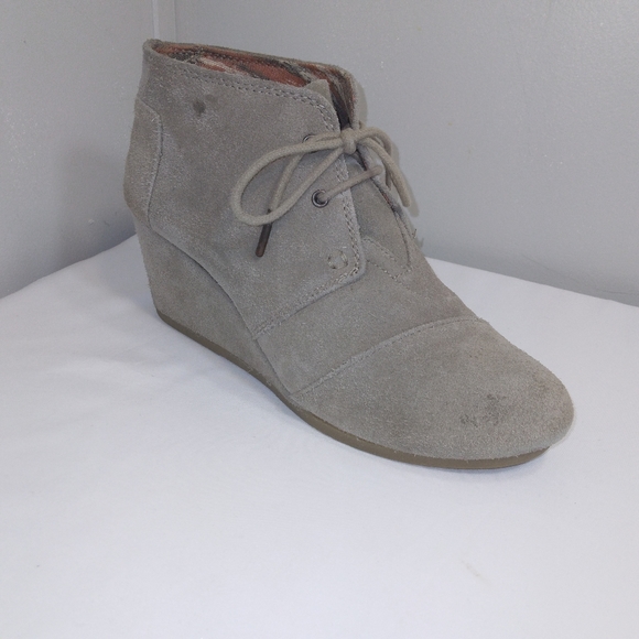 Tom's Desert Tan Genuine Suede Wedge Ankle Bootie Size 8.5 - Picture 9 of 17